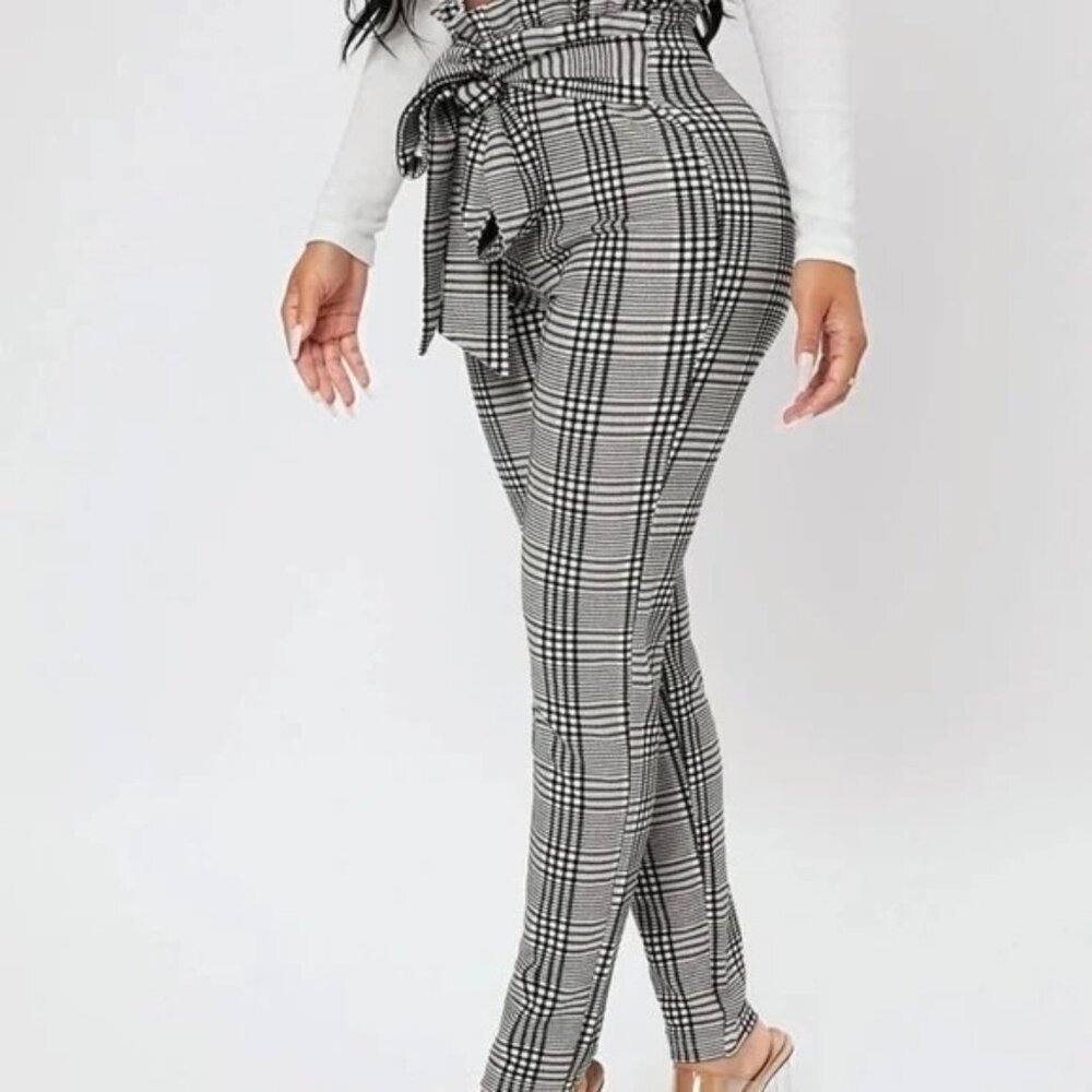 Shein Paperbag Waist Belted Plaid Pants in Black and White - Size XL